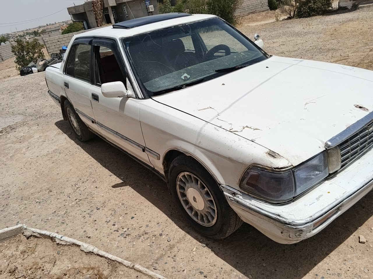السلام عليكم سيدان مسجله نينوى شرط تحويل مكملين قسام شرعي راعيها متوفي بس انطيك رقم ابنو تحجي ويا جدامي يلا تاخذها گير محرك شرط بور ما يشتغل سياره گير محرك بلاد كابريته كهربائيات لايتات شغاله اشاير حتى التبريد مربوط كامل السياره عايزها ترتيبات مرواس وبيع السعر 18 ومرواس يرهم  تواصل خاص او اتصال ***********
