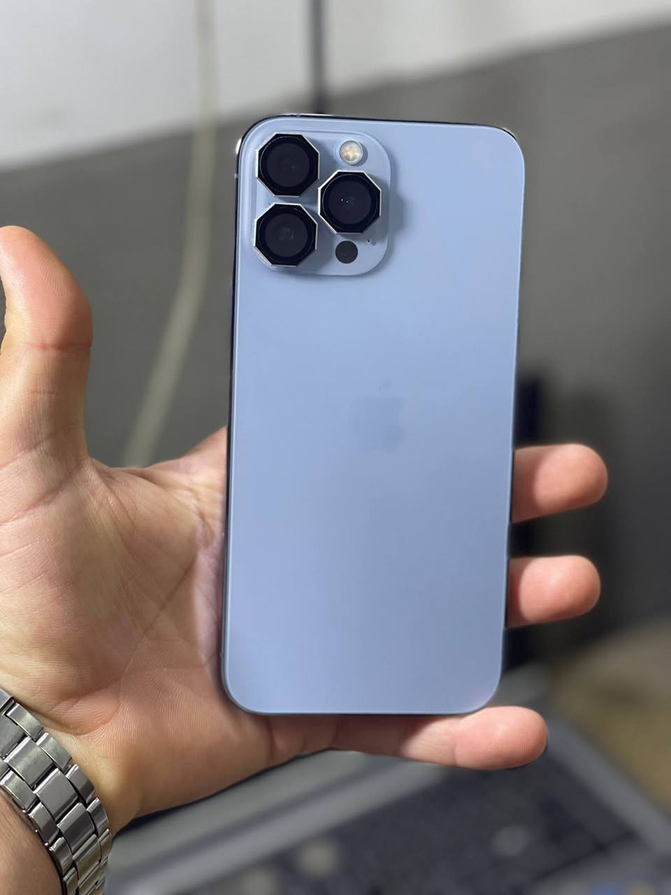 ايفون 13برو ماكس جهاز جديد شخط واحد مابي مامفتوح ذاكره 256 بطاريه 91 السعر 725 وبي لاتصال ع هاذه الرقم *********** مكاني ديالى الخالص
