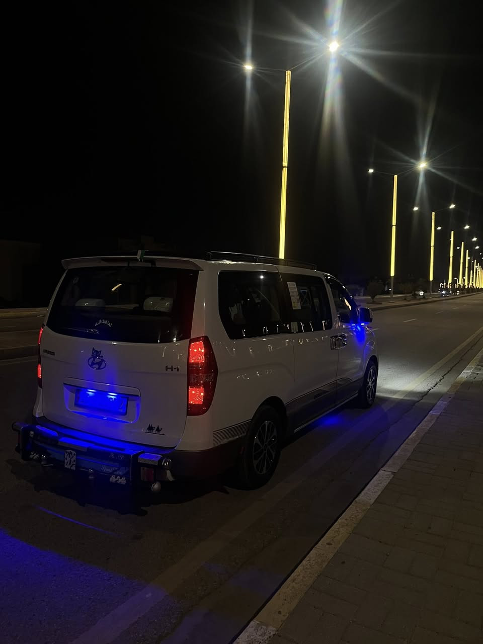 ستاركس2012H-1
سعر 165 بي مجال 
فول مواصفات سياحي 7 ألوان 
للاستفسار ***********
