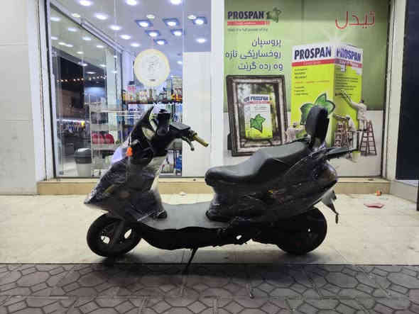 للبيع متور ، مرزي نضيف محرك طلقة كهربايات كامل شغال تايرات جدد السعر 320 الف فية مجال رقم التلفون *********** في واتساب
