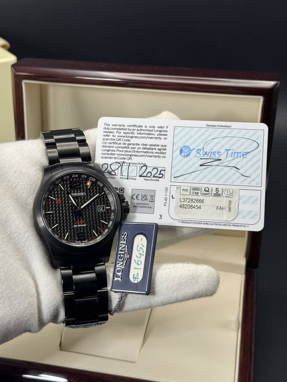 مقاطع توضيح الية عمل القطعة داخل الصفحة
🛑عرض خاص بسعر مناسب اقل من سعر الوكالة
LONGINES CONQUEST V.H.P GMT (Carbon Fiber Dail - Black Case)
🛑القطعة GMT يعني فول مو عادية ولا كرونوگراف
🛑جديدة لوك كاملة المرفقات (مع علبة رقم 4) سويسري أصلي مع الضمان سنتين من الوكالة الرسمية في العراق
(Very High Precision) دقة عالية جداً استثنائية
ثلاث توقيتات (توقيت الدولة وتوقيت السفر وتوقيت GMT)
- نظام Gear Position Detection لإرجاع العقارب تلقائياً لوضعها الصحيح عند الصدمات او الموجات المغناطيسية
- نظام Flash Setting لضبط الوقت عبر تطبيق الهاتف عن طريق ومضات فلاش كاميرا الهاتف اضافة لضبط الوقت اليدوي الذكي وموجات الراديو
- نظام التقويم الدائم يضبط تلقائياً بدون التعديل اليدوي 
- الارقام والعقارب لامينوس بالكامل
caliber L287.2 -
43mm القطر - 
- نافذة لعرض التاريخ
- الجام زفير
- مقاومة للماء 50 متر
- الكيس والسير فولاذ مع قفل فراشة
- المينا من الكاربون فايبر
للإستفسار مراسلة الصفحة ، يوجد توصيل الى جميع محافظات العراق


**إذا كنت صاحب هذا الإعلان وتريد حذفه لأي سبب، رجاءا أرسل رسالة إلى الدعم الفني**