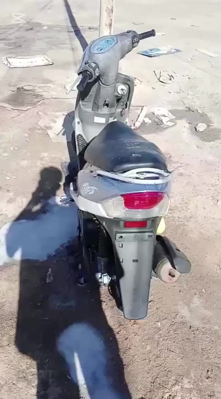 السلام عليكم ورحمة الله وبركاته دراجه للبيع قجمه حاويه ما مفتوحه صارله فتره من طالعه من الوكيل ختم واحد السعر 850وبيه مجال قليل ***********
