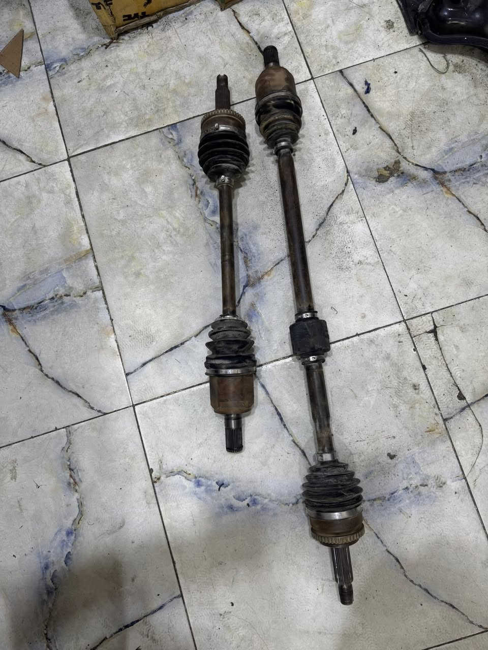 سلام عليكم درايم شفت النتره فورتي سيراتو مضلع نضاف كلش لاطكه ولااي مشكله بيهم وشرط اصلي كوري مو تجاري سعرهم120الف الزوج  واصل باب بيتك ***********
