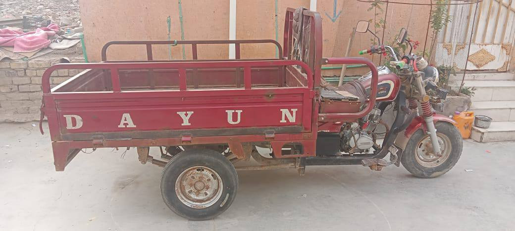 السلام عليكم اخوان ستوته للبيع
تفاصيل :موديل 2018 مرقم 
العنوان:سوق الشيوخ 
السعر:مليون ونص وبيه مجال 
رقم الهاتف:***********
