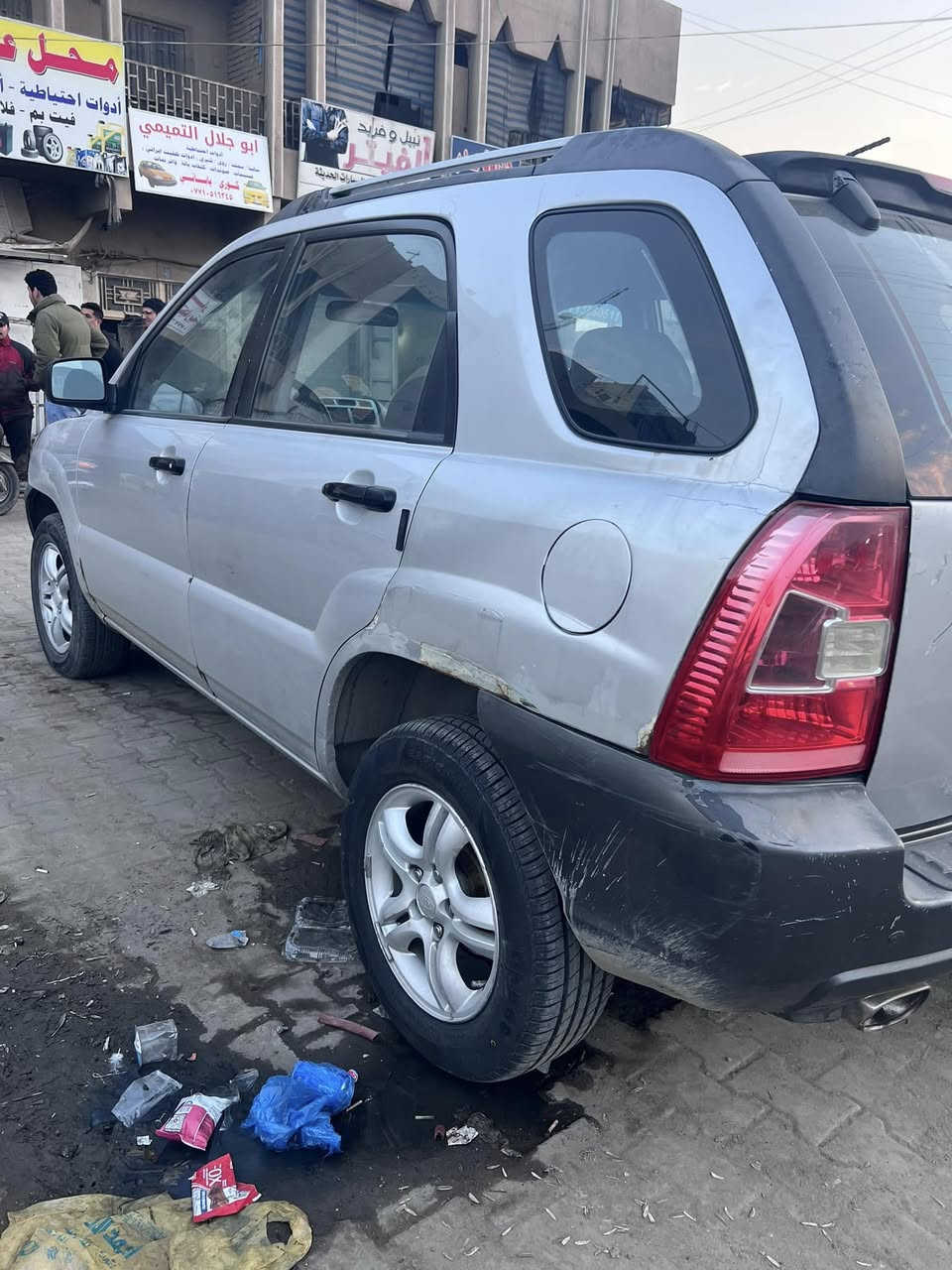 للبيع سبورتج 2006 وارد امريكي حادثهة جاملغ وبنيد وهنابالعراق جاملغ خلفي رقم بغداد انكليزي هزة وسنوية جدد 
ماشية 97 الف ميكانيك جاهز تبريد شغال وعلى وضع الشركة 
فقط تحتاج صبغ 
سعر 82 وبيها مجال للشراي 
***********
