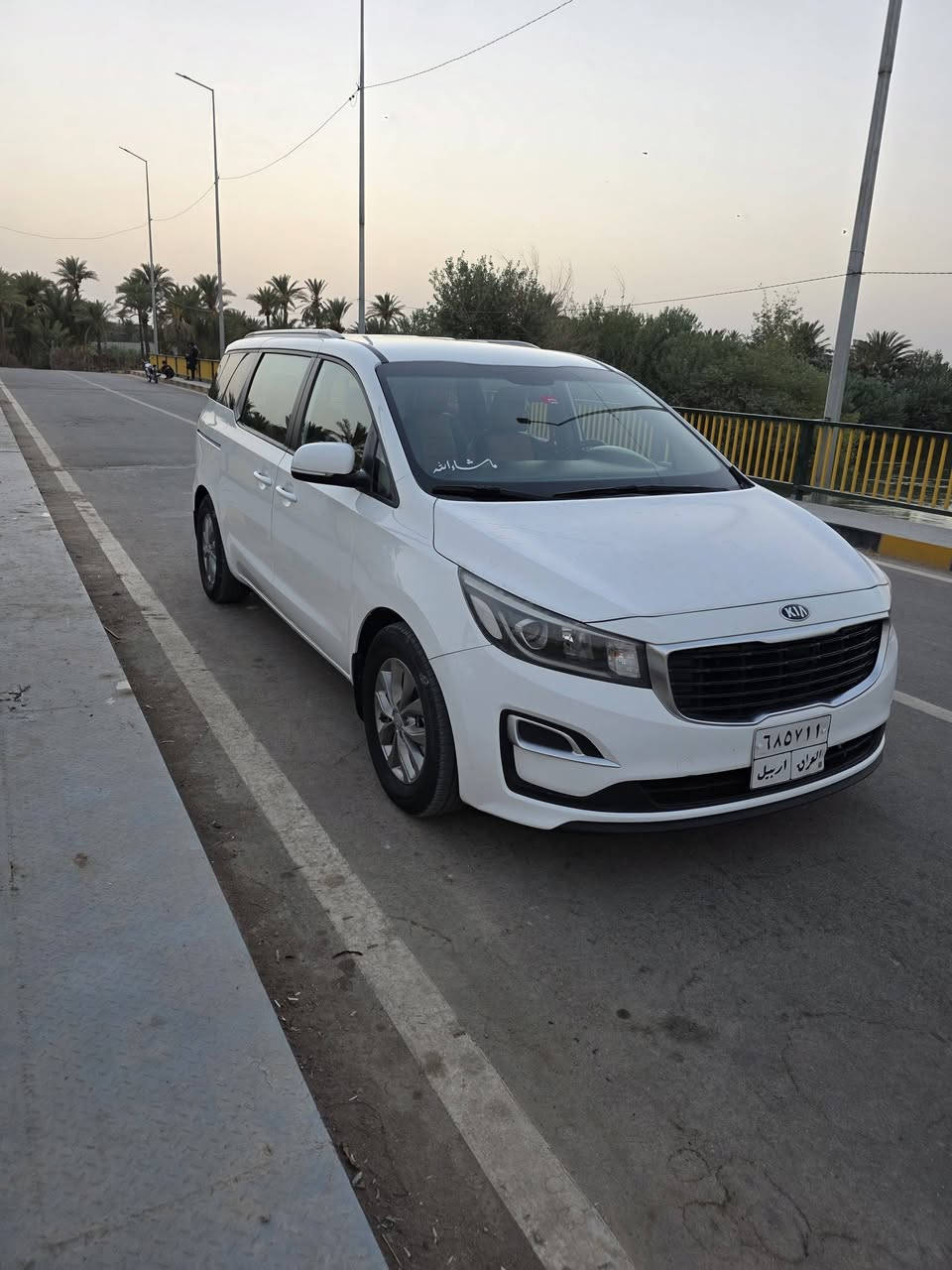 كيه كرنفال خليجي موديل ١٩ مواصفات عاديه رقم اربيل 
السياره جاهزه من كل النواحي نقص برغي مابيه 
بيه صبع الجاملع الايمن الامامي شبر وبيه الجاملغ الخلفي الايسر صبغ
سعره ٢٤٠ وبيه مجال 
مكانه نجف مشخاب
*********** الشراي بي خير ويدلل والموشراي لايتعبني
