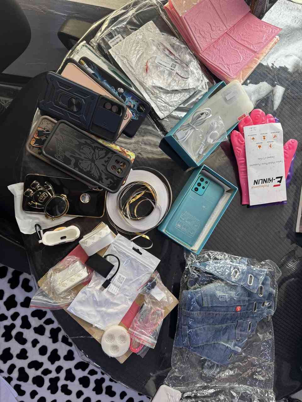 1-مبايل +كفر +لزكه شاشه خاصه بي
2-كفر ايباد 

3-كابوي فوك ركبه 

4-كفوف غسل مواعين

5-كفرات مشكل عداد ١٠

6-باقي مشكل لزكات جدار صور لزكات بواب 

7-توصاله من مبايل علئ فلاش ميميوري وكادريتر

باقي بالصوره

خلي سعر ومبارك عليك 🖤


**إذا كنت صاحب هذا الإعلان وتريد حذفه لأي سبب، رجاءا أرسل رسالة إلى الدعم الفني**