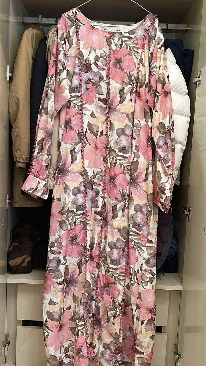 مرحبا بنات عندي هذني الكلابيات قماش حرير الاسعار بين 5-15 الف للحجز راسلوني خاص


**إذا كنت صاحب هذا الإعلان وتريد حذفه لأي سبب، رجاءا أرسل رسالة إلى الدعم الفني**