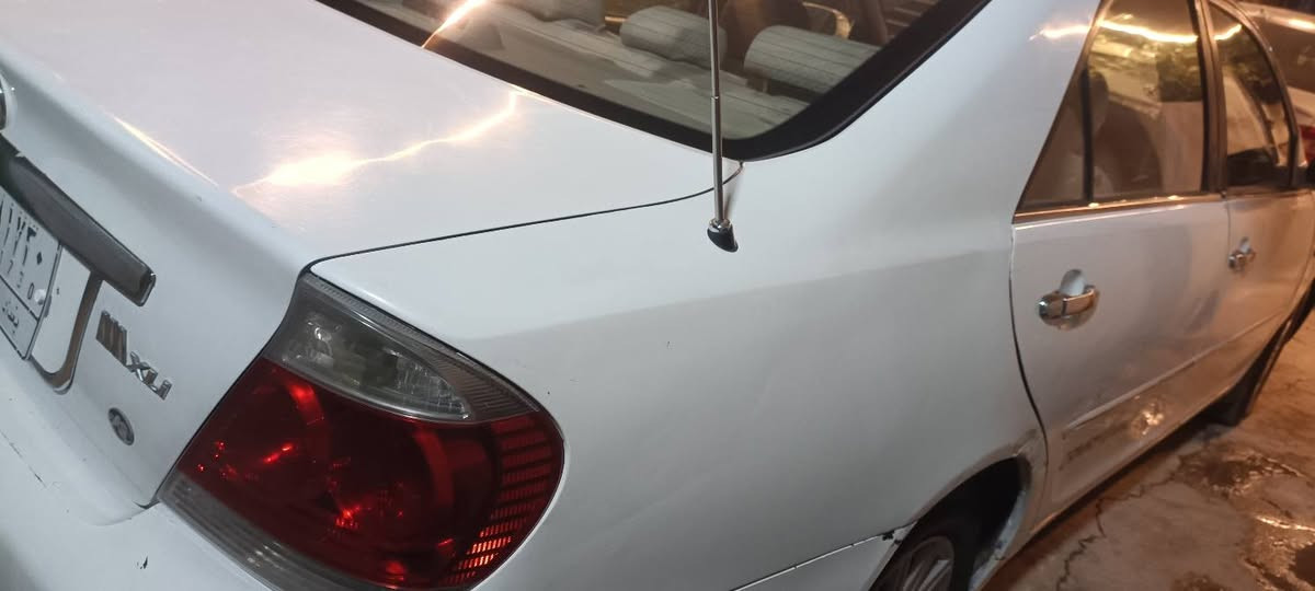 كامري 2006  خليجي رقم بغداد بسمي 
 مكينة 2400 اربعة سلندرv4
صبغ هلال جاملغ خلفي 
تدفئة تبريد شغال جديد 
تخم تاير جديد 
يوجد ملاحظة بسيطة 
***********
فقط على التلفون متواجد
