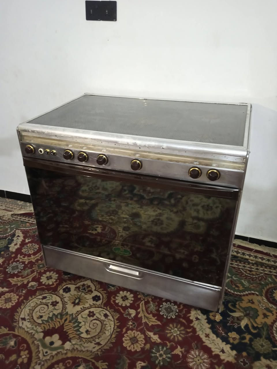 السلام عليكم ... طباخ كريازي مصري الاصلي اخو الجديد كله شغال ع الفحص فرن و5 مشاعل نار زرگه للاستفسار اكثر يرجا مراسلة الصفحه او الاتصال ع رقم *********** وات ساب
