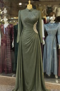 فستان جديد • بالعلامة • وزن ٨٠-٨٥