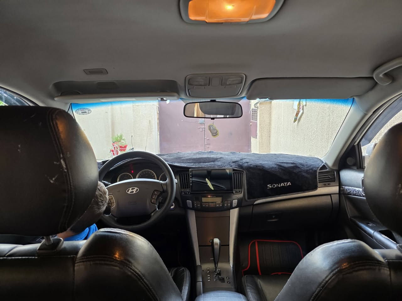 السلام عليكم 
سوناتا للبيع موديل ٢٠٠٩ بيه ثلاث قطع صبغ
السياره حلوه كامله كل نقص مابيه
اتصال ***********
السعر 14 مليون
