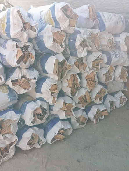 يوجد كواني خشب سعر الگونيه 10 توصيل لباب البيت ***********
