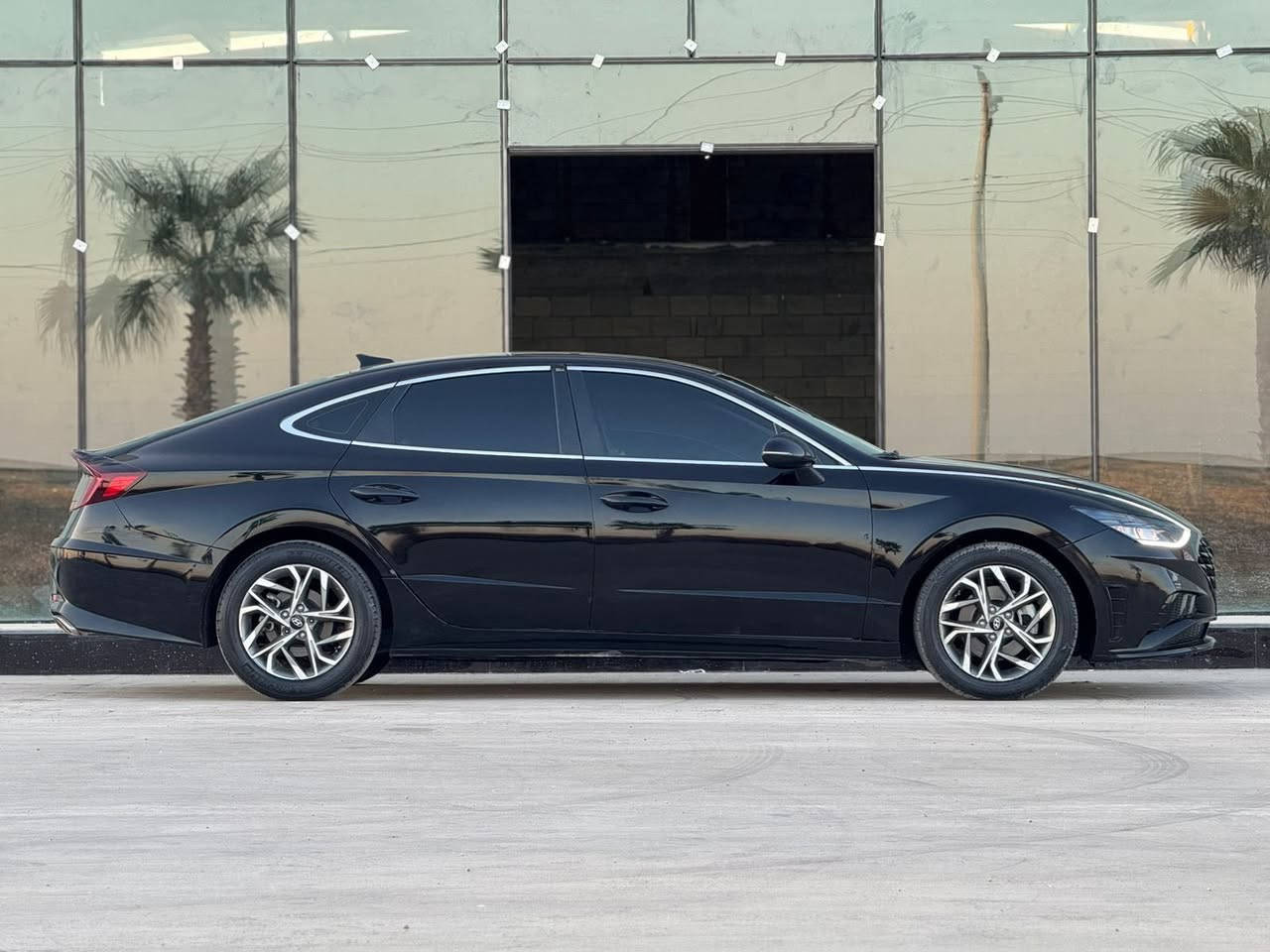 سوناتا موديل 2023
لون اسود 
حادثهاااا ( جملغ سائق + باب سائق + باب سكن + باب خلفي سكن )))
بدون ايرباك 
ماسية : 29 الف مايل 
محرك :2.5 GDI
موصفات SEL
بصمة 
رادار 
تحديد سرعة 
تحديد مسار 
كشن كهرباء 
بريك بصمة 
السعر 138$ بيها مجال قليل 
الانتصال على واتساب فقط ☎️☎️☎️
***********
رابط شانصي سيارة يطلع فوري 👇👇👇

https://bid.cars/en/lot/1-72618894/2023-Hyundai-Sonata-KMHL64JA5PA277141
