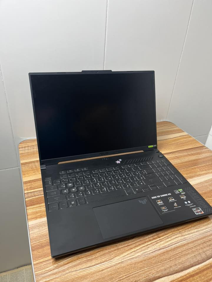 السلام عليكم 
لابتوب اسوس a16 للبيع مستخدم شهر واحد للدراسة فقط
المواصفات موجودة بالصور 
واللابتوب جديد كلش وموجودة كامل ملحقاته مع الكارتون 
السعر مليون و50 
للتواصل واتساب 
***********
