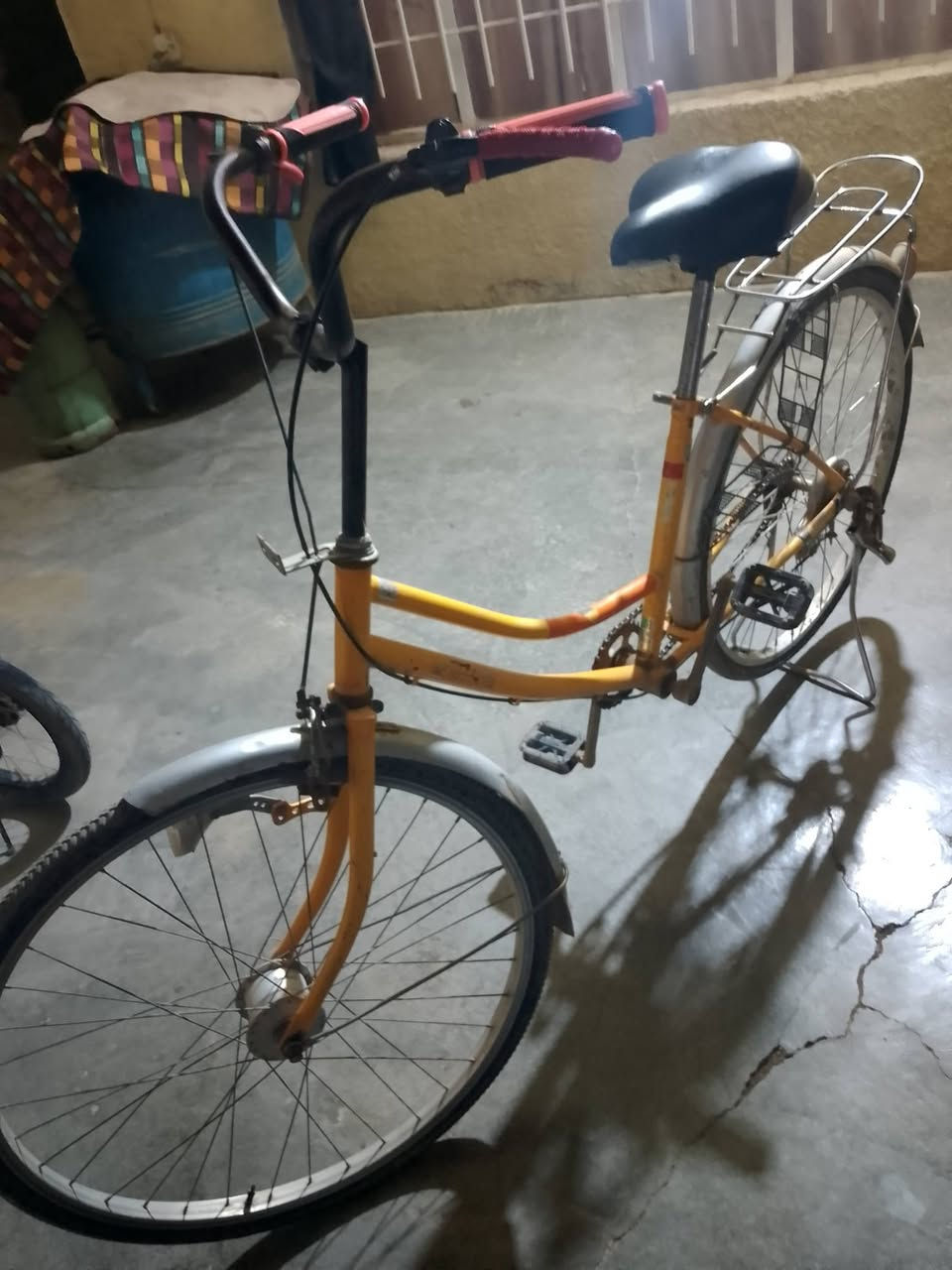 بايسكل جديد حجم 26 والسعر 60وبي مجال شي قليل رقم ***********
