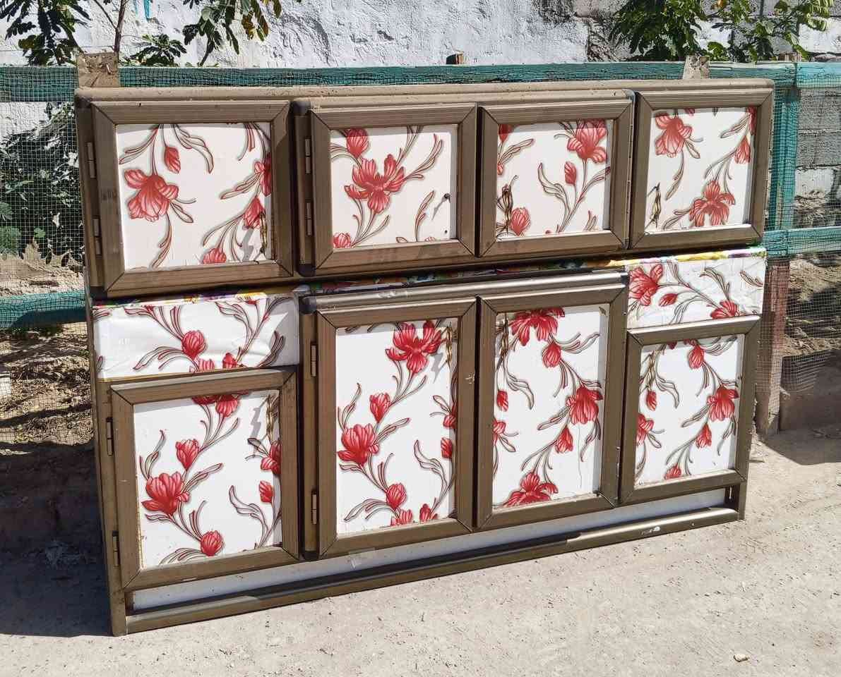 ⚜️  كاونتر بدون مجرات فقط قطعتين
⚜️سنك متر ونص نضيف كلش 

⚜️ المكان حصوه حي عداي

⚜️ للاسفسار الاتصال ***********
