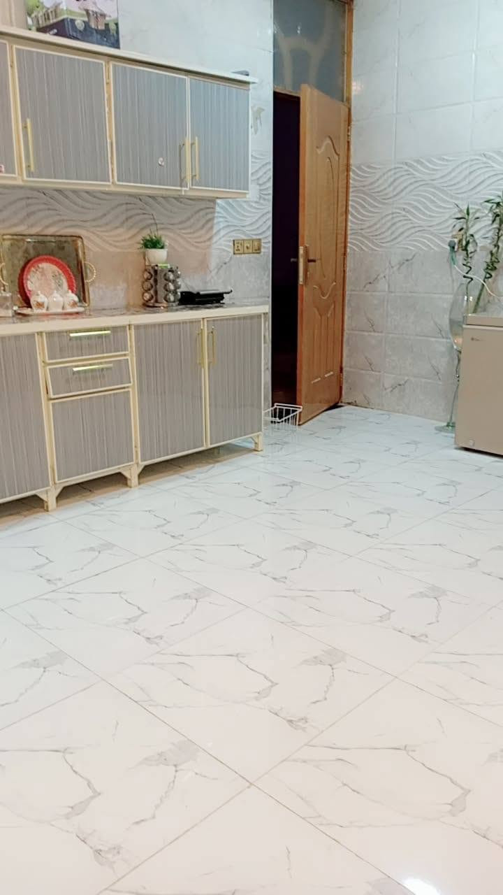 للبيع بيت مساحه 435 نزلة بيت زرزور قرب مدرسة ابابيل
2غرف
استقبال8×4
هول 9×4
مطبخ 5×4
بناء بلوك
للاستفسار ***********

