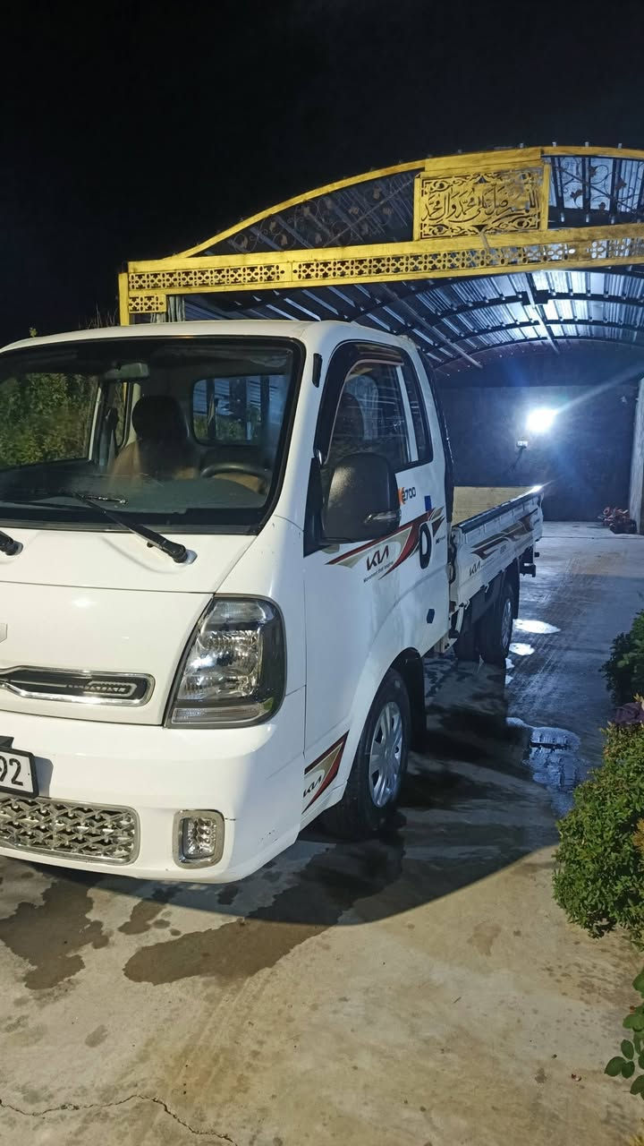 السلام عليكم
للبيع كيا حمل 
موديل 2024
كفاله عامه 
ماشيه 56 
تحويل ثاني يوم 
للاستفسار الاتصال على الرقم
***********
