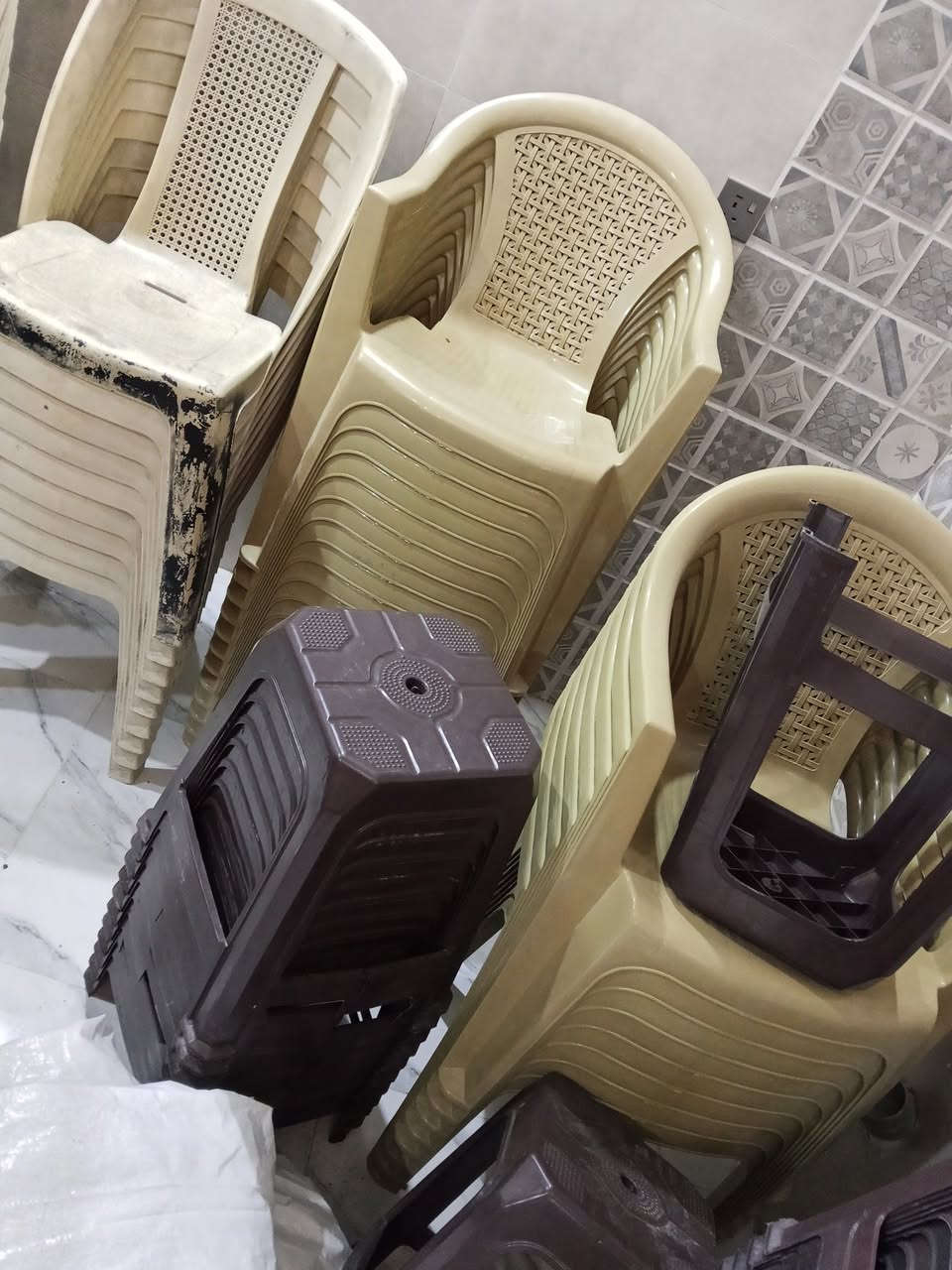 كراسي شلع شي على شي قطعه ب5
طبلات قطعه 750
وال


**إذا كنت صاحب هذا الإعلان وتريد حذفه لأي سبب، رجاءا أرسل رسالة إلى الدعم الفني**