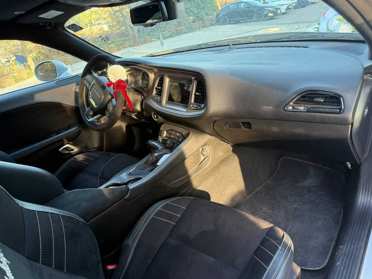 السلام عليكم 
جالنجر وارد امريكي  
موديل 2023 
‏R/T 5700
سياره حادثه جاملغ وبنيد فقط صبغ  
ترقيم جديد ومميز وحلو 
سياره ماشيه ٣٧ الف ميل ممشى امريكا 
سياره على وضع الشركه  
للاستفسار اكثر الاتصال   
*********** 
مكان السياره بغداد
