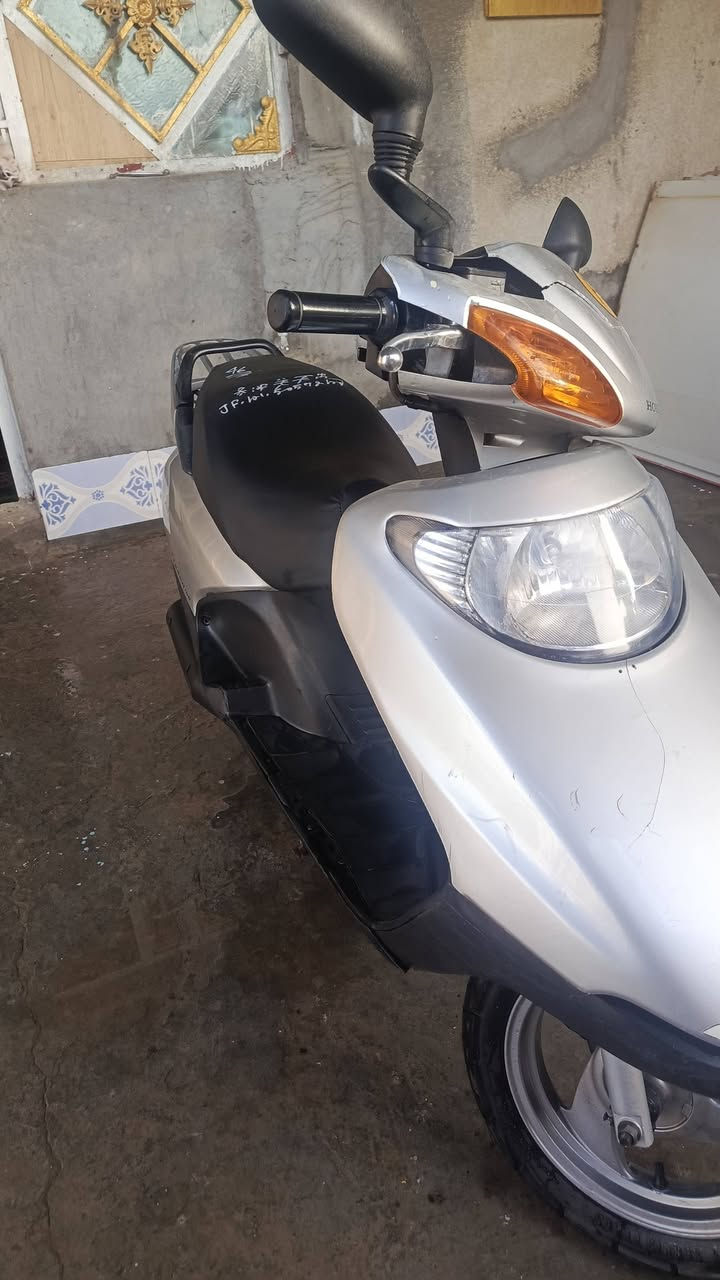 للبيع
سلام عليكم دراجه سبيسي عوزهة كابريتر مفتوحه رايمر كفرات بلادي رقم الهاتف ***********
