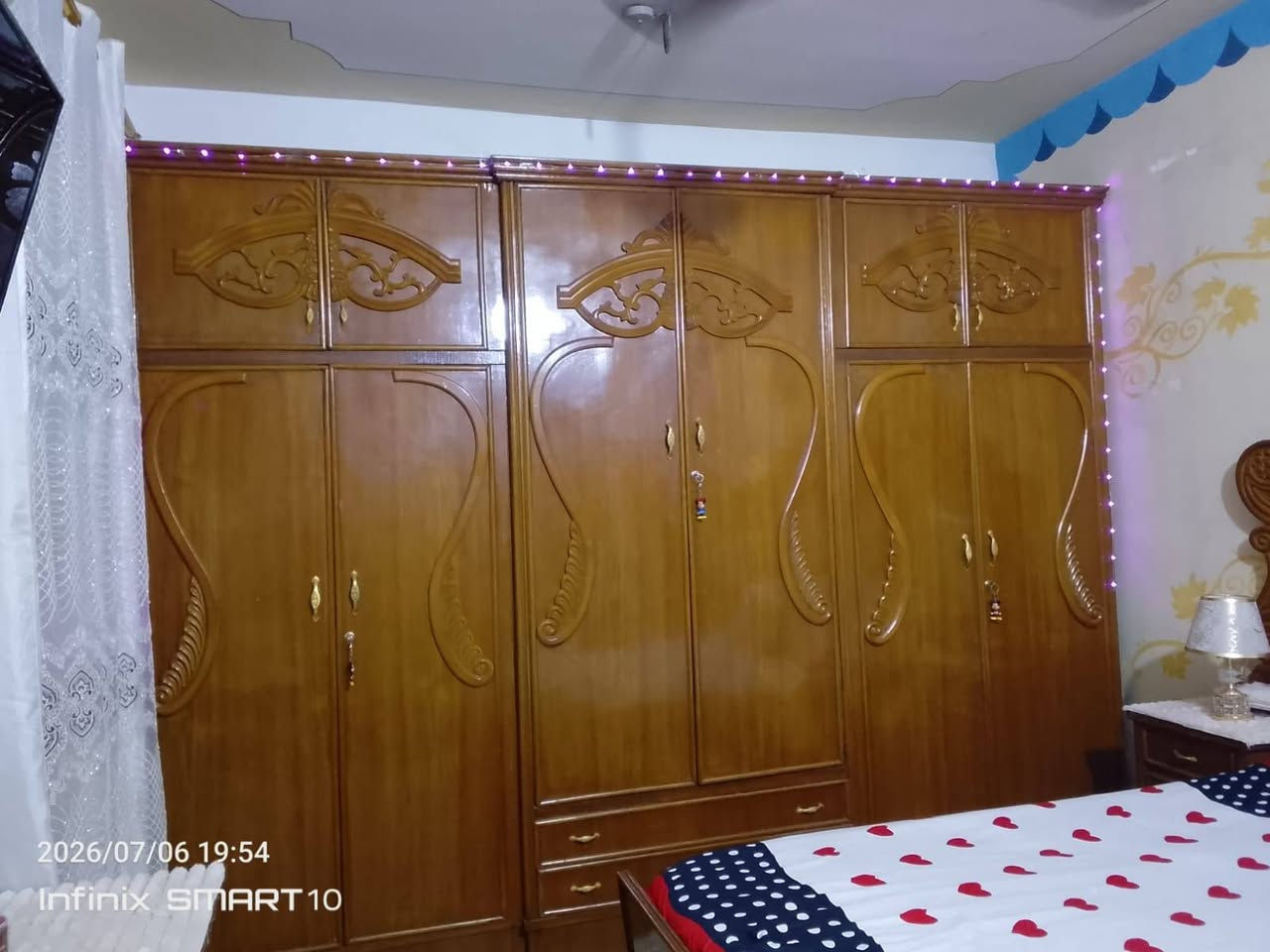 غرفه  صاج  عراقي مضمونة 100/100نضافتهه فول سعرهه 700 الف عنوانه بغداد  الحريه الرقم  ***********حجز ولستفسار  ع واتساب
