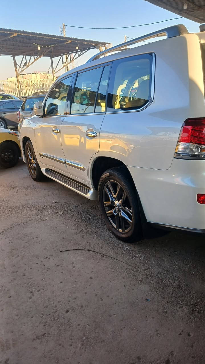 السلام وعليكم الكزز مديل 2015 رقم بصره دولي فول موصفات كفاله كبير محرك تخم تاير سياره كلش جديده ما بيها كل نقص رقم تلفون/*********** /***********
