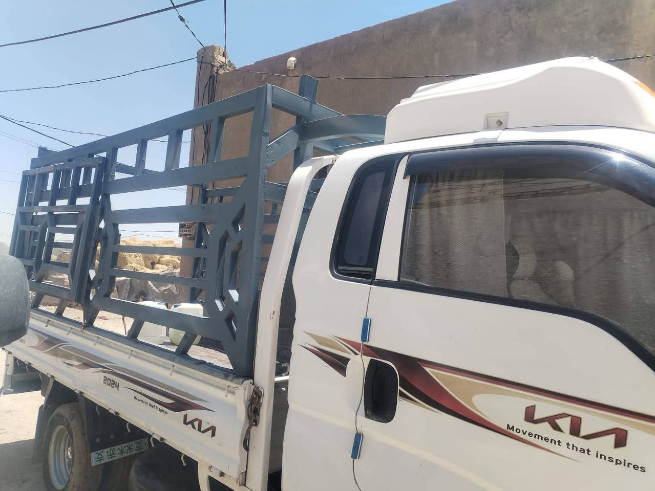 سلام عليكم 
محجر للبيع السعر 300وبي مجال مكان للدوانيه
اتصال ***********
