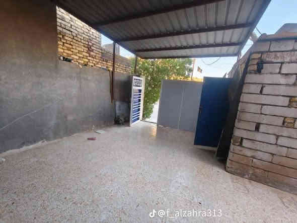 ياالله 
سلام عليكم 
البيت البيع طابو زراعي 
مساحه ((180))متر 
يحتوي على استقبال وصاله ومطبخ وغرفتين نوم ومنور وصحيات داخليه وصحيات خارجيه 
الماجديه سدة صفاء مجمع حجي حسن 
كل خدمات متوفره لبيت نظيف
سعر ((85 ))وبي مجال  
البيت بي نقص فقط مخمر  استفسار اتصل بل أرقام تاليه 
((***********))
((***********)) اخوكم أبو عراق الحلفي... عمارة
