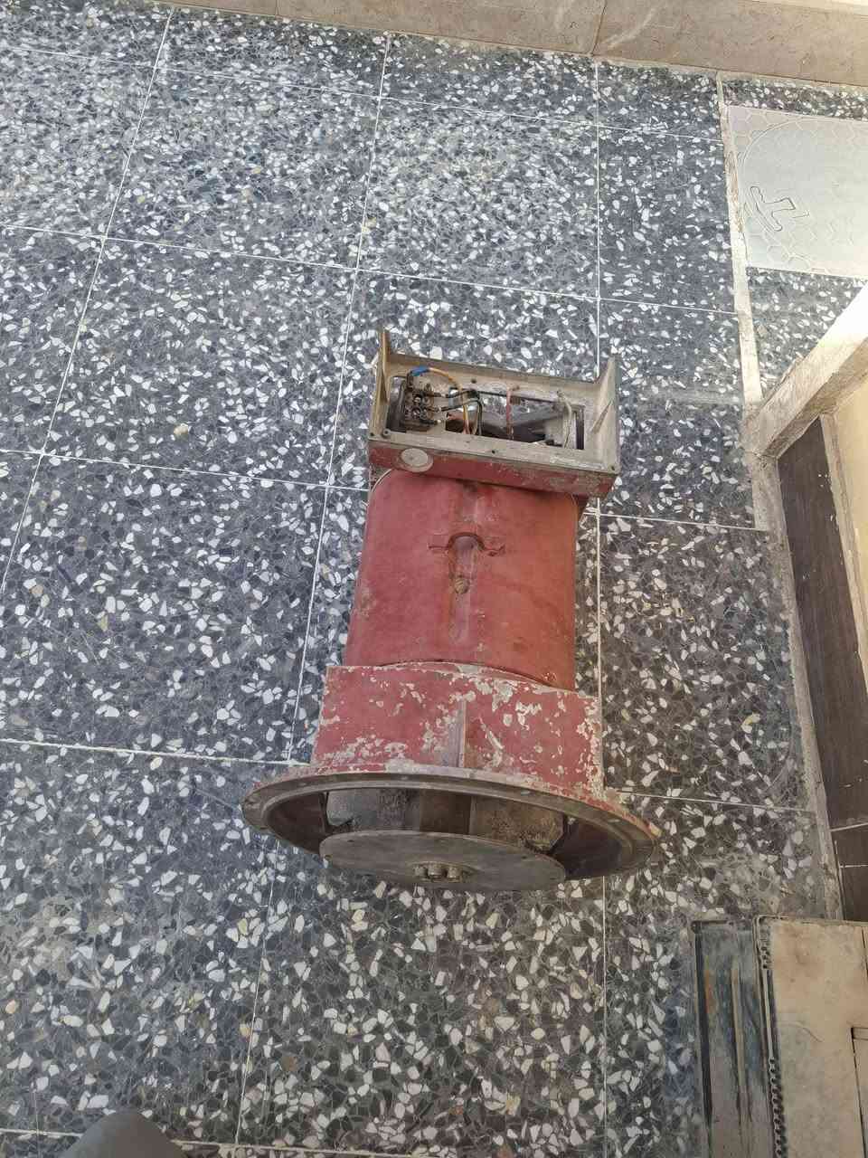 السلام عليكم توليد للبيع نوع ايطالي لمبر ديني ١١ كيفي شرط الشغل ثري فيز قيم بل يرضي الله وخذ العنوان بغداد رقم الهاتف ***********
