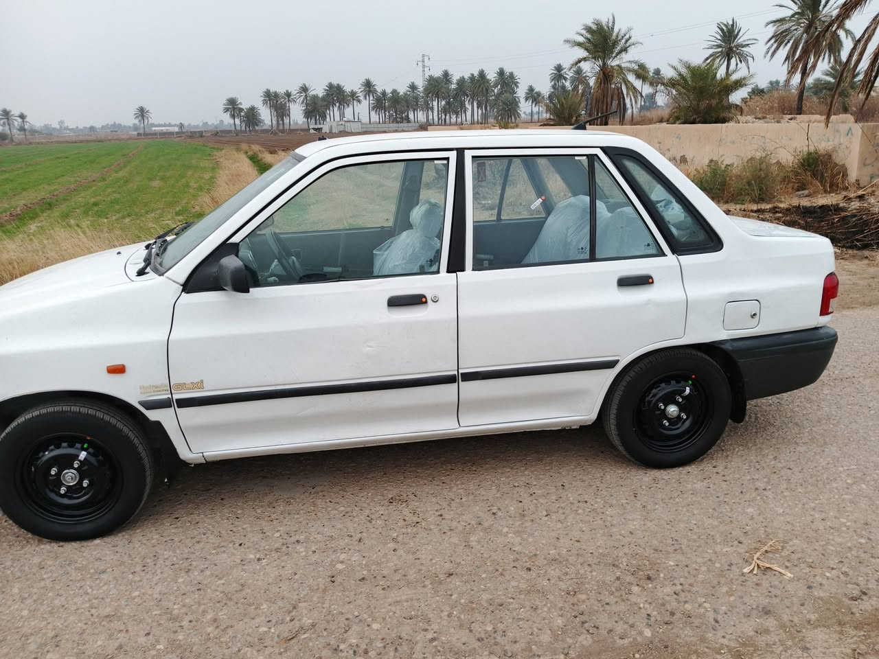 السلام عليكم سايبا للبيع 2010 محدث 2012 داخل وخارج السياره بيه بيه جاملغ الوره عكس السايق بدون دواخل  وباب السايق بي بارد باقي مكفوله السياره كير محرك مكفولات شواصي مكفولات السياره صدر امامي خلفي جديد تخم تاير جديد السياره دوشمه جديده داخل جديد كله شاشه كامره خلفيه السياره خير من الله مكان بغداد الوسفيه سياره 39 وبيه مجال بصيط ***********
