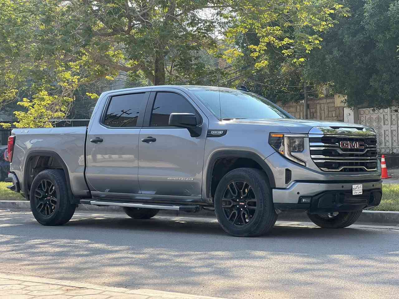 من رخصة الأدمن بيع او مراوس حسب الرغبة
السلام عليكم ..GMC SIERRA

موديل 2024 

محرك 8 سلندر ..

ماشية 9000وقابل للزياده ..

حادثها سطحي خفيف جدا مرفق مع الصور ..

ايرباك دركة فقط..

بدون رقم منفيس بأسمي.. 

السعر المطلوب 315$ وبيها مجال بعد المعاينة

مواصفاتها 🔽

كاميرا الخلفية-  - بصمة - مثبت السرعة - نوافذ كهربائية - شاشة - مراقبة النقطة العمياء - نظام المفتاح الذكي - التحكم التلقائي في درجة الحرارة - مقاعد كهربائية - 2 وسادة هوائية - 8  - مصابيح زينون الأمامية - المصابيح الأمامية ليد - مانع الانزلاق - أبل كاربلاي - التشغيل عن بعد - 4x4 - ABS - - شاحن لاسلكي  - كشافات ضباب وبقية المواصفات المعروفة 

📍مكانها كربلاء - بابل 

بقية التفاصيل الاتصال فقط لطفاً ***********
