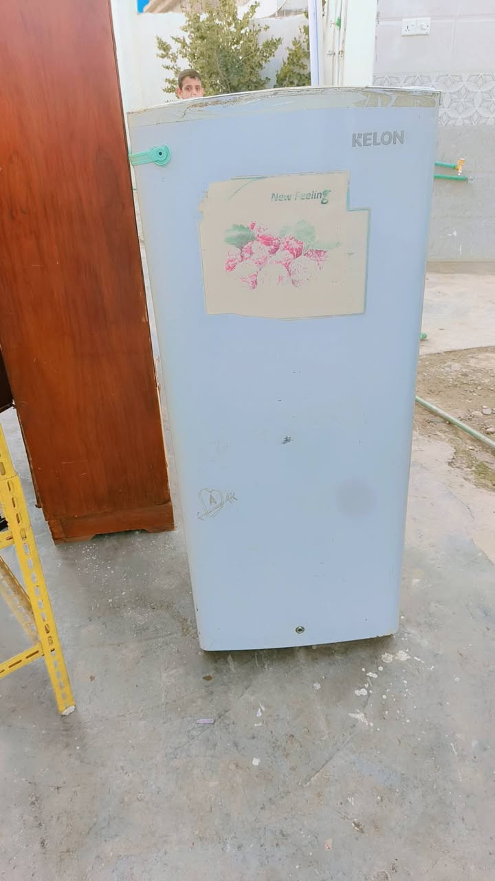 السلام عليكم
ثلاجة للبيع شغاله شرط التبريد 
السعر ٨٠ 
للاستفسار الاتصال ***********
