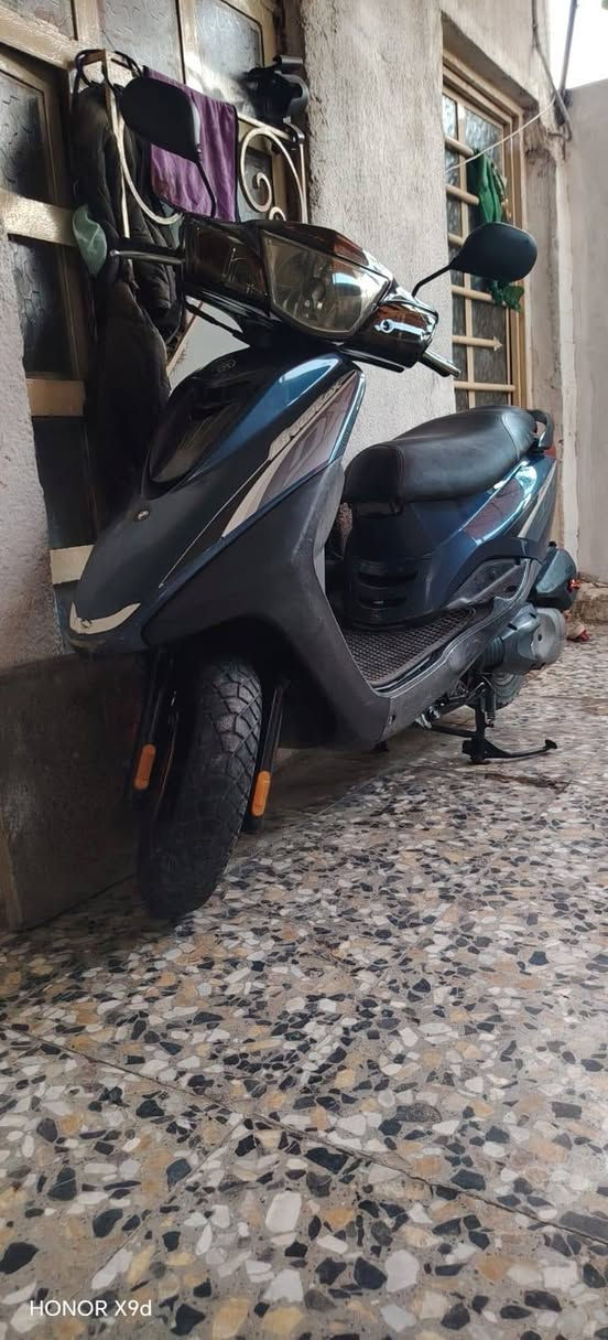 سلام عليكم بريز ببغاء للبيع دراجه جديده وكله بلاديه مختمه ولون مميز كفاله وختم واحد ويه المكينه مطابق حته الملاح مختم بيه زنون منضومت دبل اشاره لد قفل جنطه قفل ستيرت قفل جوزه كله شغال كيلو متر طوافه كامله للخير بيه ملاحضه كلج امامي نص عمر فقط سعره 1100 مكاني بغداد الزعفرانيه ***********
