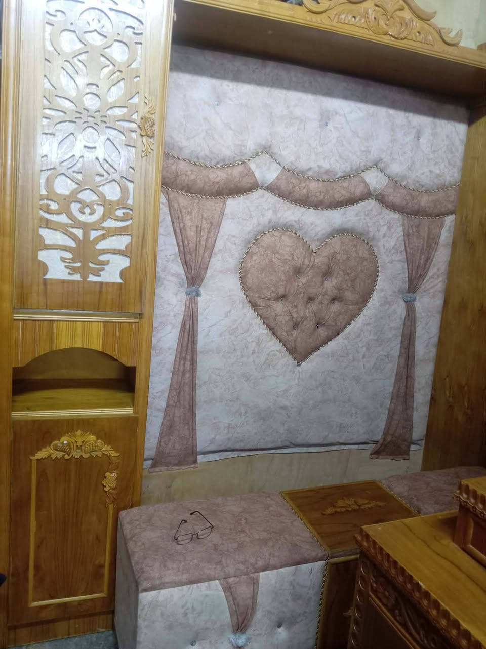 غرفة٥ باب ملحق صاج شغل ثقيل جدا نظيف توصي ظهر جمبر جاهزة قليلة الاستعمال السعر ٧٥٠ قفل تواصل خاص ***********
