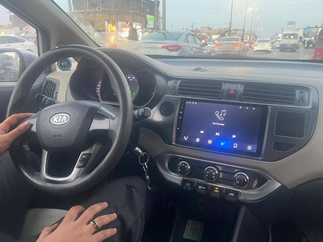 سياره كياا ريوو خليجي مديل 2015 سنويه 2027  مكفوله من الضربه  والتبديل بيه جراد خفيف    سياره حلوه خير من لله حداده حلوه كهربائيات عل لبلاد   عنوان البصره الجزيره سعره 75 وبيه مجال  لاتصال على رقم    ***********////‏‪مكلف بنشر غير متواجد عله الفيس
