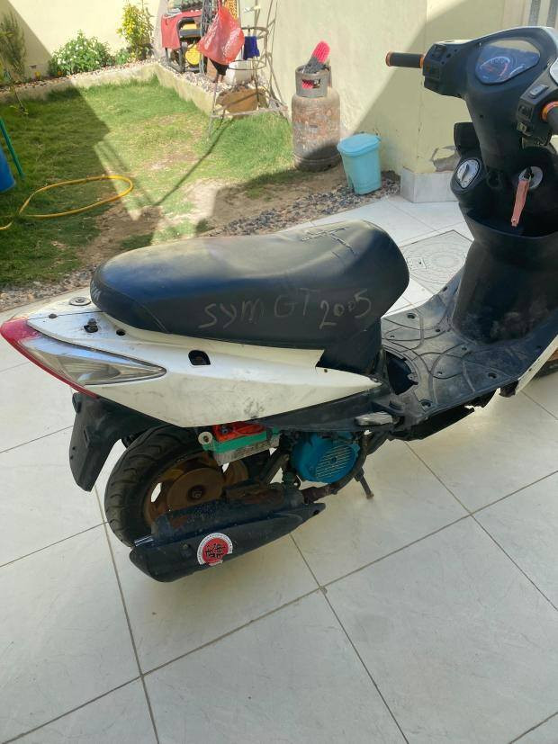 دراجه ما عايزه شي مستعجل على بيعته سعره 250 مكان الدراجه نجف الاتصال على صاحب الدراجه فقط ***********
