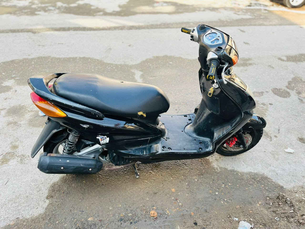 السلام عليكم دراجة سكنز نثية 110 كابريتر
دراجة نضافة فول ما مفتوحة 
ناعمة نشطة كهربائيات كاملة كلة شغال 
الدراجة خير من الله مكان بغداد الدورة شارع 60
السعر 600 وبيها مجال 
***********
