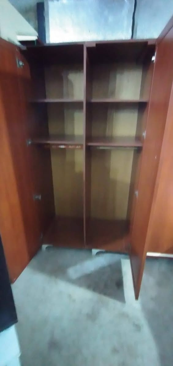 كنتور نظيف ٣ابواب للبيع٧٥ الف وبي مجال بسيط شهيداني سرجنار الفرع الي بصف مبايلات سفين ***********
