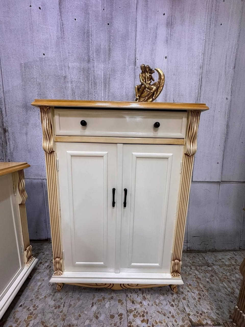 السلام عليكم غرفه مستخدمه عنوان واسط العزيزيه شارع التربيه يوجد واتساب استخدام شهر يوجد واتساب تفاصيل ***********
