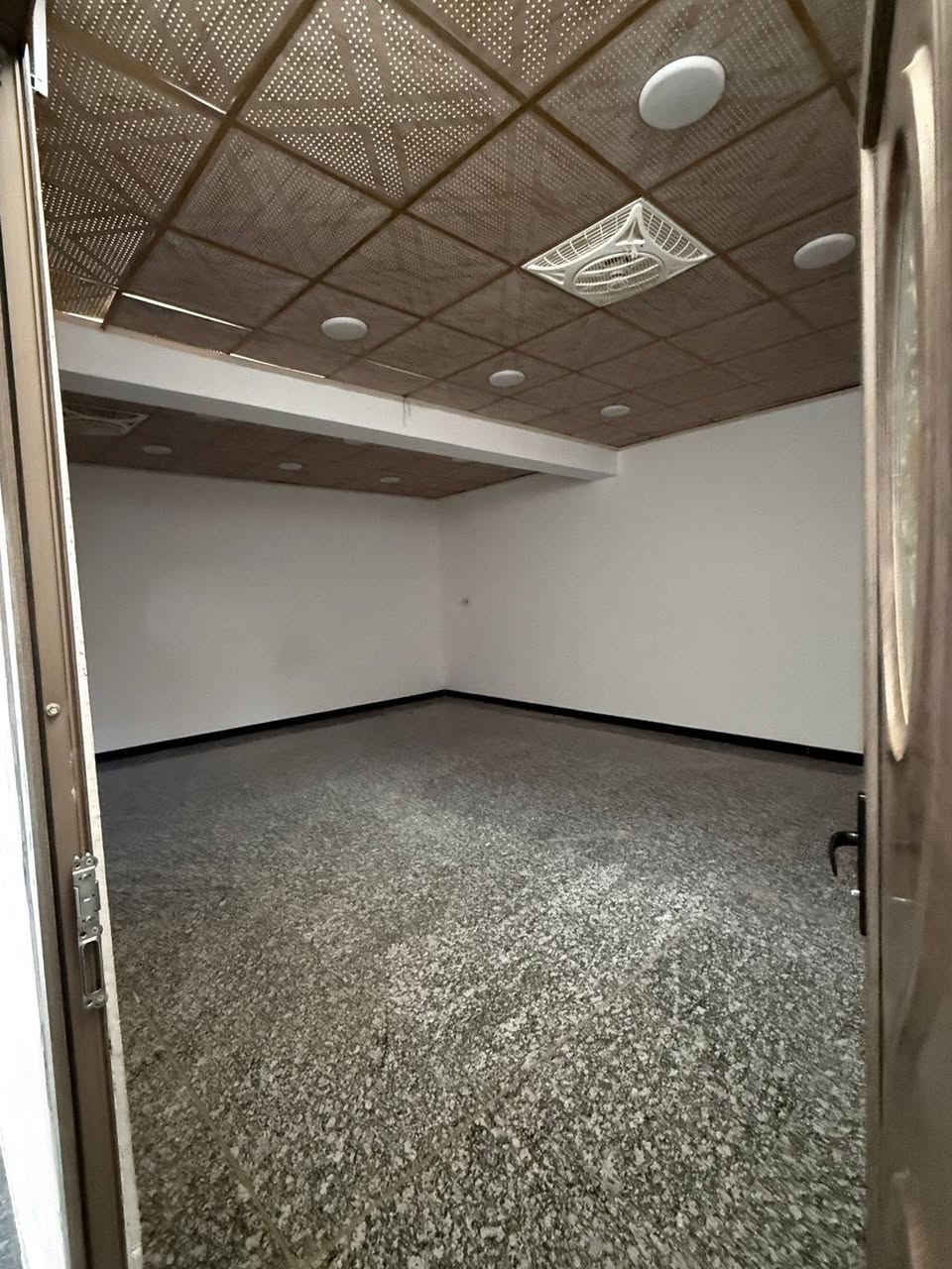يوجد لدينا
شقه للايجار حديث البناء درجة أولى طابق اول

غرفتين كلدور مطبخ صحيات

سعر الاجار 350 الف

الماء والكهرباء واصل ع ابو الشقه

حله حي البكرلي الأسواق الأولى شارع المحوله

للاستفسار الاتصال على الرقم ***********
