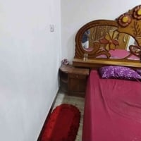 غرفة متكونة من كنتور وميز تواليت وتاج جرباية وملحقاته بسعر مناسب جدا 0...