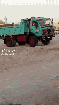 سلام عليكم
يساره للبيع تك البي 75 السياره كامل 
جاهزه ما بيه نقوتات تايرات نص عمر 
اكسن جي اف مكينه 8اسياره خير من الله 
تاخذه ثاني يوم تطلع تحمل السياره كتمله للتواصل وستفسار ‏‪ 0788 749 1591السعر خاص... مكلف بلنشر 👌🏻
