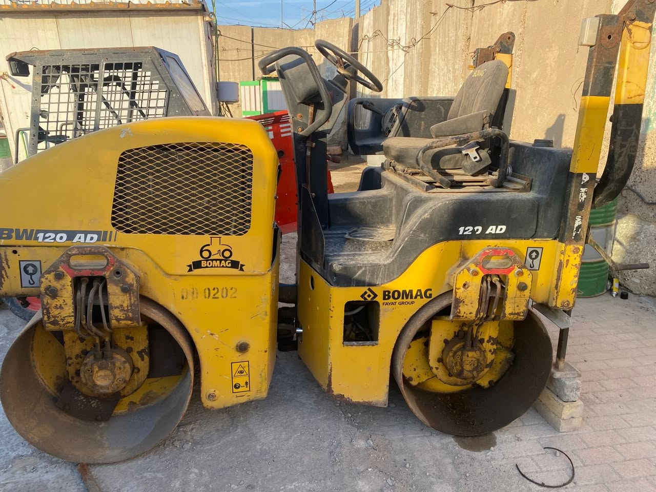 حادله بوماك الماني للبيع ٣ طن
بغداد السعر ٦٥ وبيه مجال ***********
