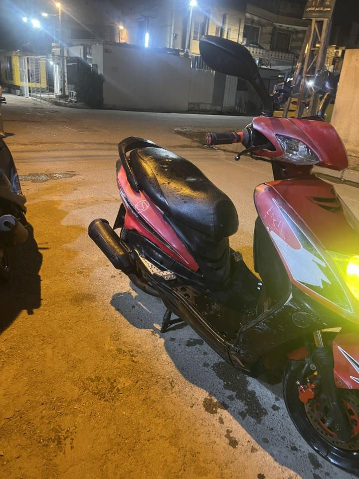 السلام عليكم سكنس نثيه للبيع الدرجه حلوه تخبل ماشاء الله اي شي ما ناقصها دراجه نكره بكل وقت وصافيه مكينه شلعه ومعدل فول المكان البياع *********** السعر ٦٥٠ وبيها مجال
