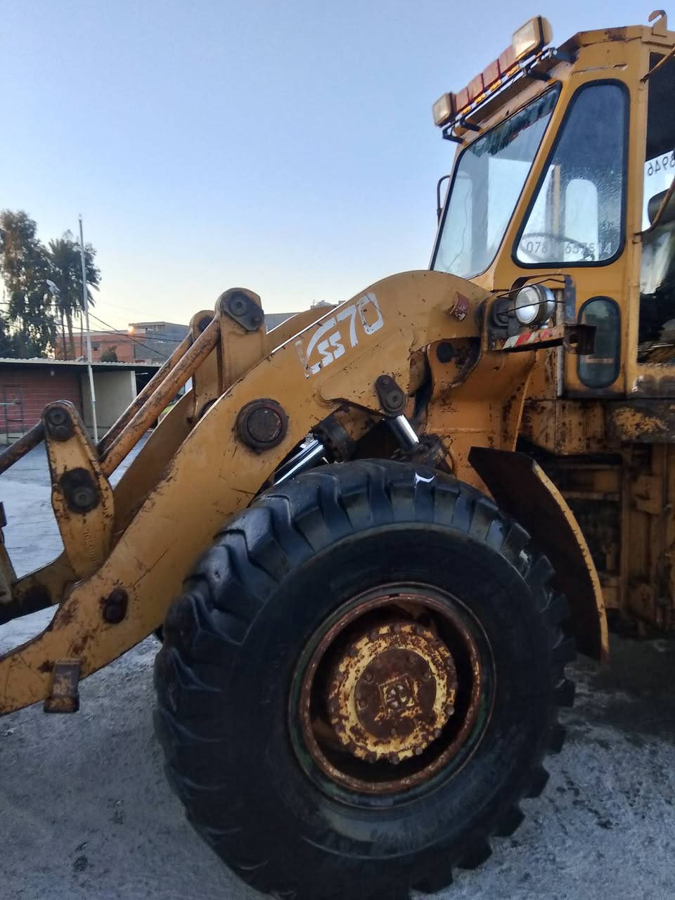 شفل عادي موديل 79 محورة كلها بي رقم بصرة الماني مكان الشفل رمادي الاتصال ***********
