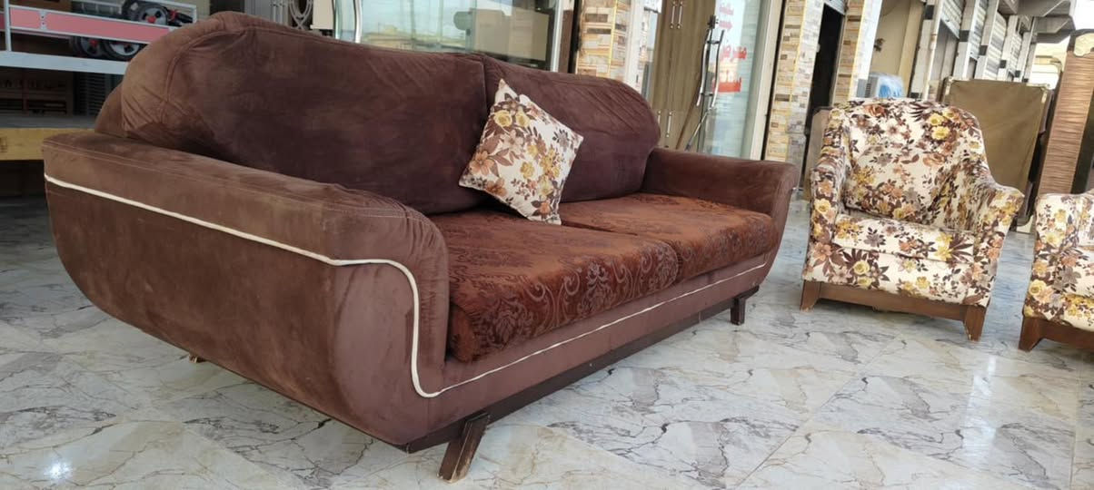 للبيع سعرة 180 الف جبير وقوي مال استقبال سبب البيع الهول مالتي صغير  قنفة وحده لونها جوزي مشجر


**إذا كنت صاحب هذا الإعلان وتريد حذفه لأي سبب، رجاءا أرسل رسالة إلى الدعم الفني**