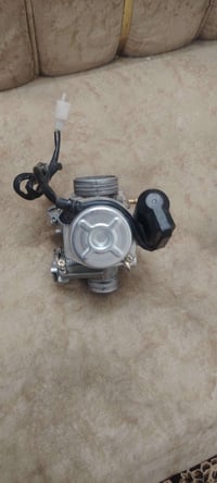 كابريتر • ياباني • نظيفه