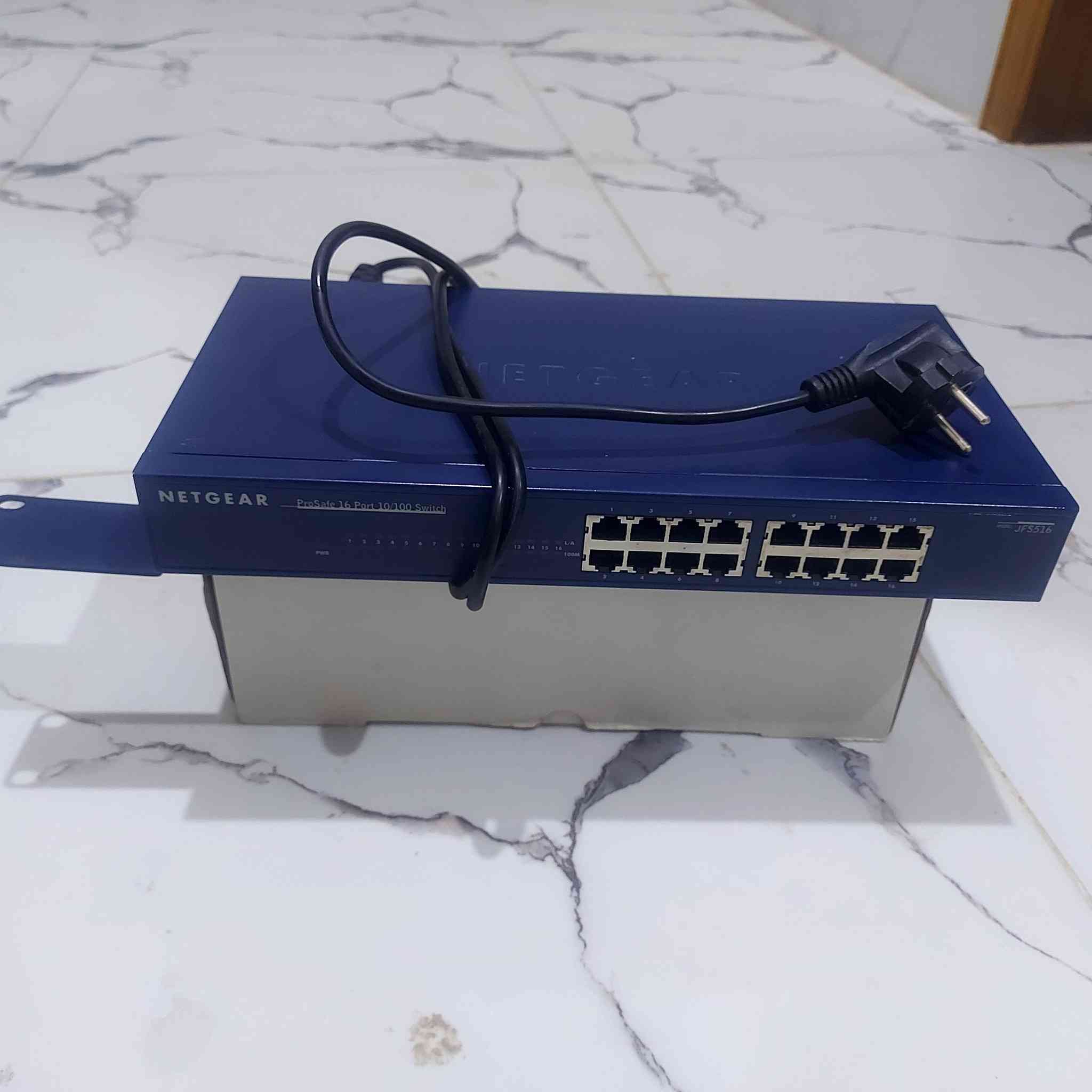 السلام عليكم 
من رخصة مسؤولي الكروب المحترمين
غراض شبكات منوعة للبيع
كابسه فيشة جديد عدد ٣
لان وايرلس جديد عدد ٤
هاب سيسكو ٢٤ بورت نظيف جدا
هاب سيسكو ٤٨ بورت نظيف جدا
هاب نت كير نظيف جدا
هاب تيندا جديد بالباكيت عدد ٢
نانو تيبي انك نظيف جدا 
صحن تيبي لنك جديد 
مصباح ليزري جديد ١
Sfp  سوبتو جديد عدد ٥ ١ نظيف 
واير فايبر قطري نص بكرة 
معدل فولتيو فاربر وماكزما 
***********
